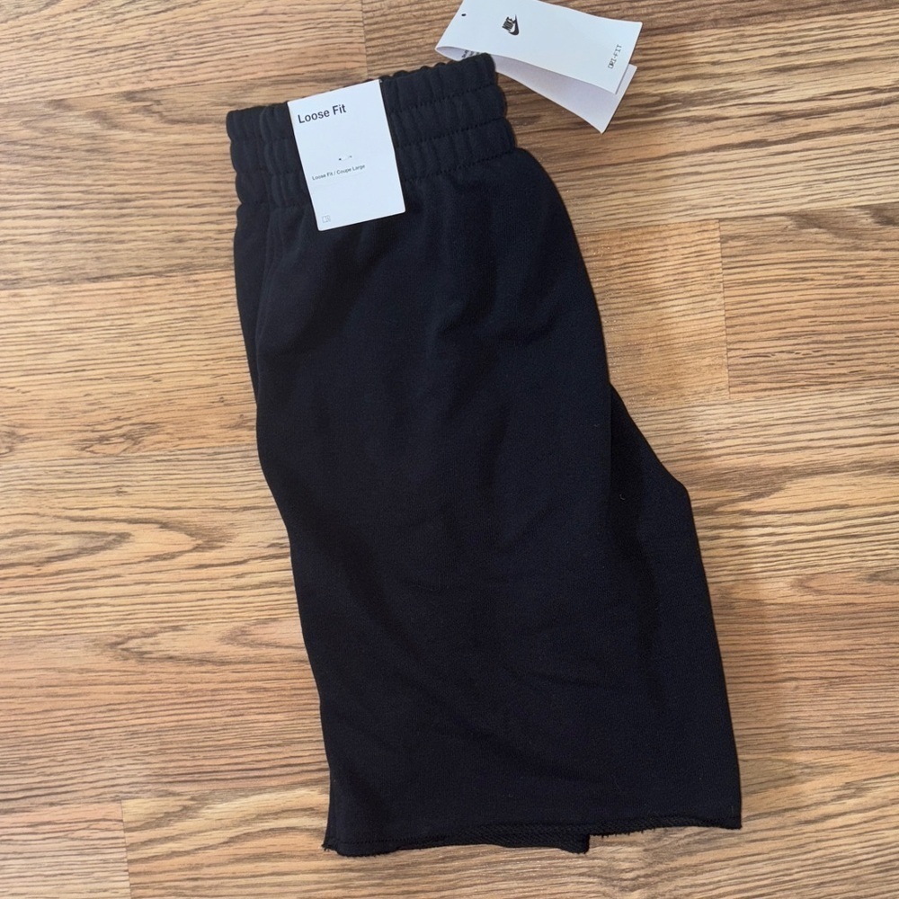 Nike Kid’s Black Athletic Shorts - Picture 5 of 5